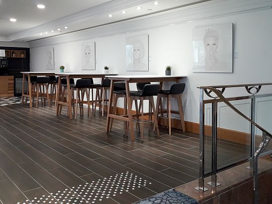 Hilton-Parijs-White-1596897405.jpg
